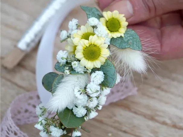 frau.jpg blumenarmband-1zu1_11.jpg